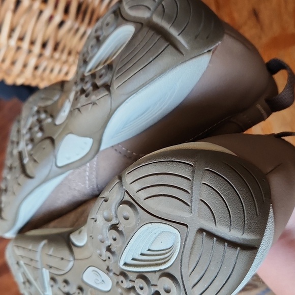 Skechers Suede Slip-On Shoe Tan - Picture 10 of 16